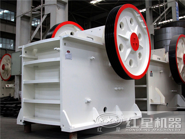 顎式破碎機(jī)實拍圖
